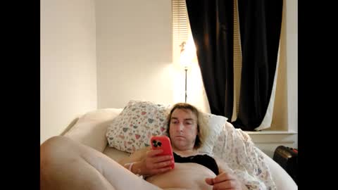 Snapshot of opalockajoe chatting on 01-12-25, 10:34 TsJojo online show from 01-12-25, 10:34