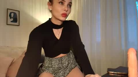 ophelia blue online show from 11-27-25, 01:13