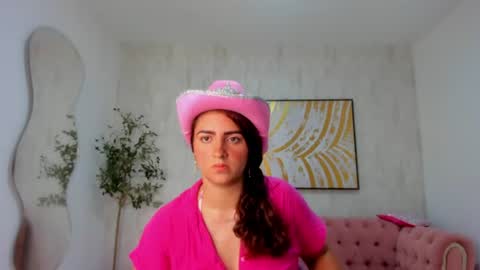 Snapshot of ophelia_jade chatting on 06-24-26, 05:39 Ofelia Mara online show from 06-24-26, 05:39