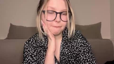 Ophelia online show from 03-05-26, 09:33