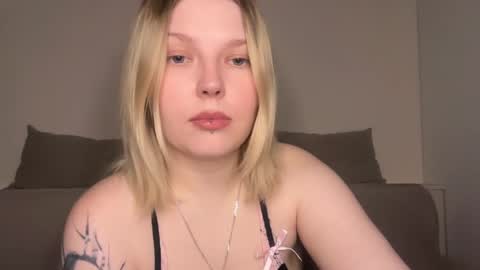 Ophelia online show from 04-08-26, 10:43