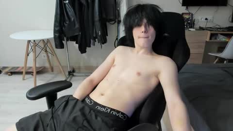 Bella and John online show from 03-25-26, 06:47