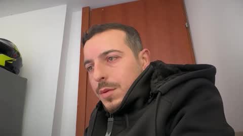 Snapshot of or690 chatting on 12-17-25, 09:59 or online show from 12-17-25, 09:59