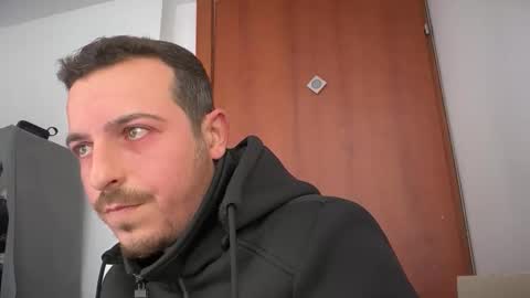 Snapshot of or690 chatting on 03-11-26, 08:42 or online show from 03-11-26, 08:42