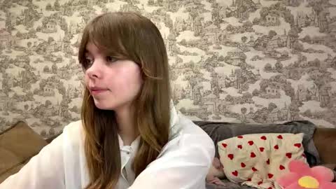 Snapshot of oracorker chatting on 09-30-25, 08:36 Coraline online show from 09-30-25, 08:36