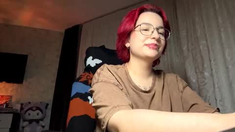 Snapshot of orahisle chatting on 10-13-25, 03:56 Thea online show from 10-13-25, 03:56