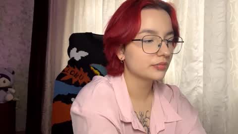 Snapshot of orahisle chatting on 10-17-25, 12:41 Thea online show from 10-17-25, 12:41