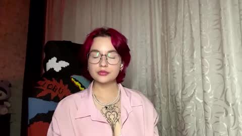 Snapshot of orahisle chatting on 10-19-25, 01:56 Thea online show from 10-19-25, 01:56