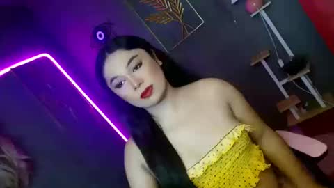 Snapshot of organic_amihan2009 chatting on 12-17-25, 04:29 anura online show from 12-17-25, 04:29