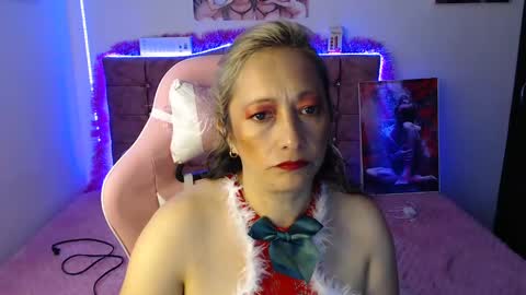 Snapshot of oriana_100 chatting on 12-17-24, 07:48 oriana_100 online show from 12-17-24, 07:48
