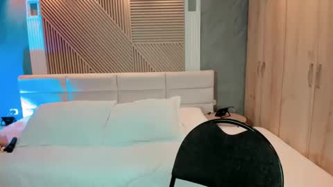 oriana savatil online show from 04-11-26, 07:45