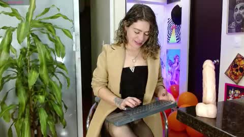 Oriana online show from 10-08-25, 10:46