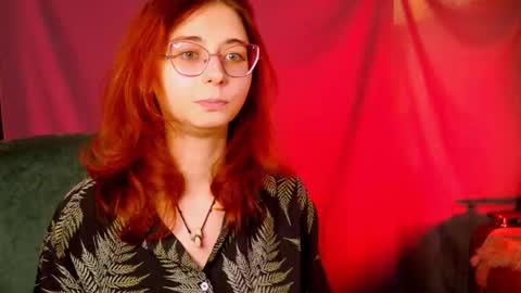 Orianna -  Hi Im into geek culture cosplay crafting LARP games. Shall we play DnD online show from 09-18-25, 03:25