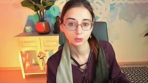 Orianna -  Hi Im into geek culture cosplay crafting LARP games. Shall we play DnD online show from 10-17-25, 09:12