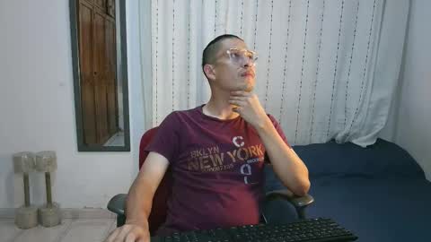 Snapshot of orionferrer chatting on 12-15-25, 02:38 Orion online show from 12-15-25, 02:38