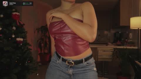 Snapshot of orla_voss chatting on 11-19-25, 12:54 Orla online show from 11-19-25, 12:54