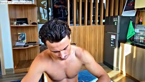 Snapshot of orlando__bloom chatting on 06-03-26, 10:07 Fansly and Instagram - online show from 06-03-26, 10:07