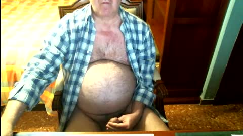 Snapshot of oscarw chatting on 02-14-25, 05:25 Oscar online show from 02-14-25, 05:25