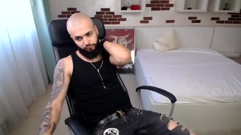 OscarWills online show from 05-25-26, 04:40