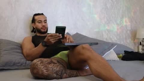 Snapshot of osher_cox chatting on 11-04-25, 02:43 osher_cox online show from 11-04-25, 02:43