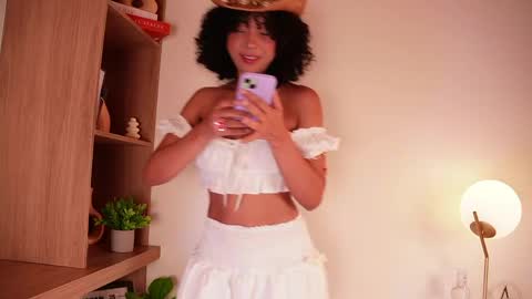 Snapshot of oshun_25 chatting on 04-06-26, 11:55 Oshun online show from 04-06-26, 11:55