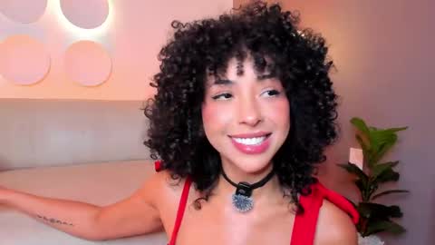 Snapshot of oshun_25 chatting on 05-05-26, 12:46 Oshun online show from 05-05-26, 12:46