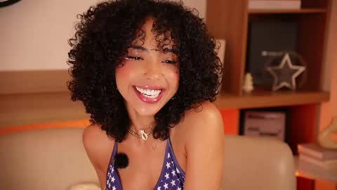 Snapshot of oshun_25 chatting on 05-29-26, 09:13 Oshun online show from 05-29-26, 09:13
