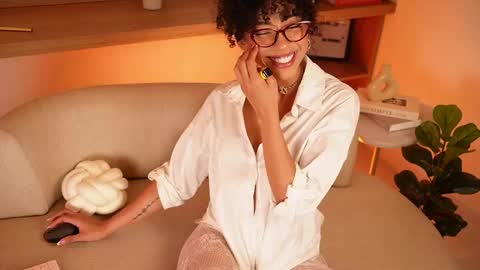 Snapshot of oshun_25 chatting on 05-30-26, 10:51 Oshun online show from 05-30-26, 10:51