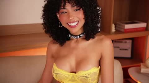 Snapshot of oshun_25 chatting on 06-01-26, 12:29 Oshun online show from 06-01-26, 12:29