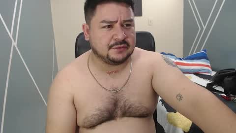 Snapshot of oso_gael chatting on 01-24-25, 05:32 Bear Gael online show from 01-24-25, 05:32