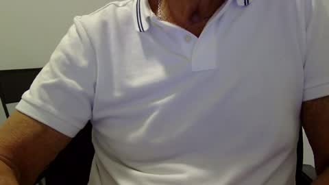 Snapshot of ossibottom chatting on 06-14-26, 01:25 Ossi online show from 06-14-26, 01:25