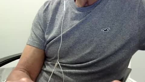 Snapshot of ossibottom chatting on 06-26-26, 03:22 Ossi online show from 06-26-26, 03:22
