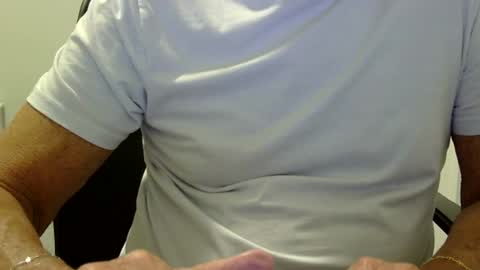 Snapshot of ossibottom chatting on 07-10-26, 01:54 Ossi online show from 07-10-26, 01:54