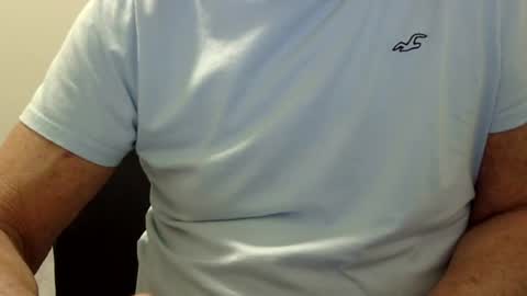 Snapshot of ossibottom chatting on 07-31-26, 02:22 Ossi online show from 07-31-26, 02:22