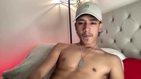 Snapshot of ostin_18hot chatting on 01-09-26, 04:04 ostin 18hot online show from 01-09-26, 04:04