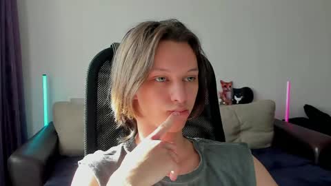 Snapshot of ostin_meoww chatting on 04-24-26, 10:39 Ostin online show from 04-24-26, 10:39