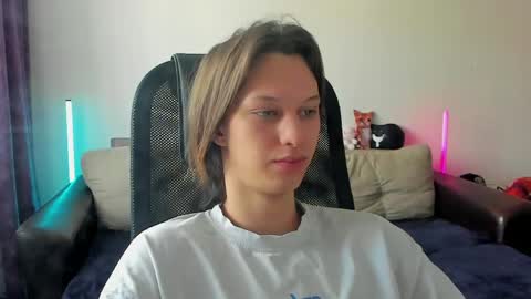 Snapshot of ostin_meoww chatting on 05-04-26, 05:03 Ostin online show from 05-04-26, 05:03