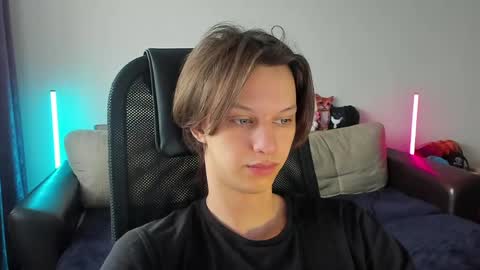 Snapshot of ostin_meoww chatting on 05-21-26, 06:31 Ostin online show from 05-21-26, 06:31