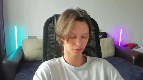 Snapshot of ostin_meoww chatting on 05-31-26, 07:37 Ostin online show from 05-31-26, 07:37