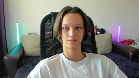 Snapshot of ostin_meoww chatting on 06-03-26, 09:01 Ostin online show from 06-03-26, 09:01