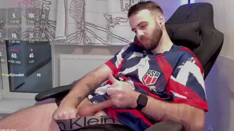 Snapshot of otishairy chatting on 10-31-25, 09:05 Otis online show from 10-31-25, 09:05