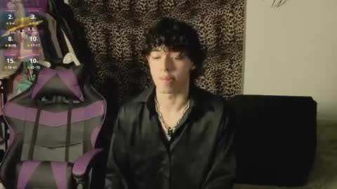 Snapshot of otter_star chatting on 05-26-26, 03:57 Princces Albert online show from 05-26-26, 03:57