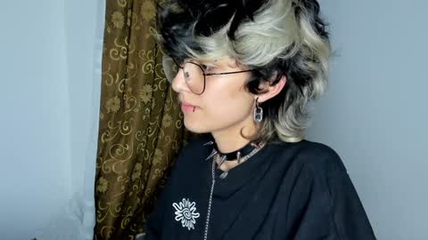 Otto 3 online show from 12-17-24, 06:02