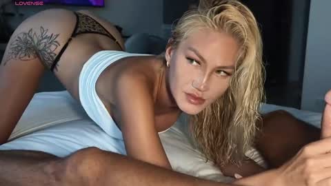 Snapshot of out_lust chatting on 03-26-26, 02:17 Irma Sophia Dan online show from 03-26-26, 02:17