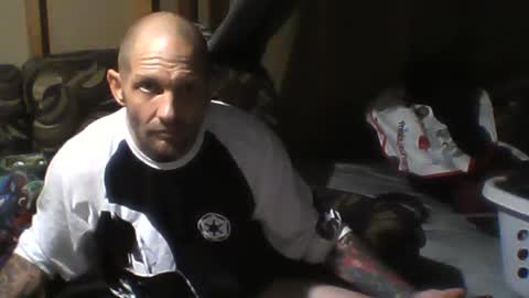 Snapshot of outlawxmen chatting on 07-19-26, 12:53 outlawxmen online show from 07-19-26, 12:53