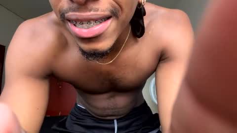 Snapshot of owen_222 chatting on 02-14-25, 09:21 Owen online show from 02-14-25, 09:21