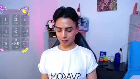 Snapshot of owenblue__ chatting on 12-17-25, 12:11 Owen Independent model online show from 12-17-25, 12:11