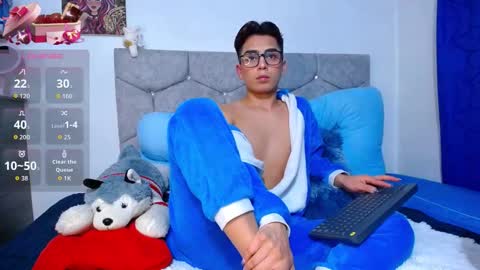 Snapshot of owenblue__ chatting on 02-19-26, 07:04 Owen Independent model online show from 02-19-26, 07:04