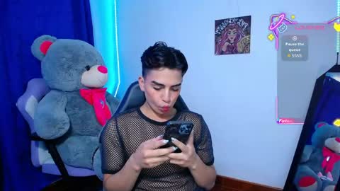 Owen  Independent model  online show from 05-22-26, 02:44
