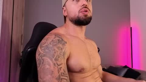 Snapshot of owenmaximus814 chatting on 11-12-25, 07:57 Maximus Owen online show from 11-12-25, 07:57